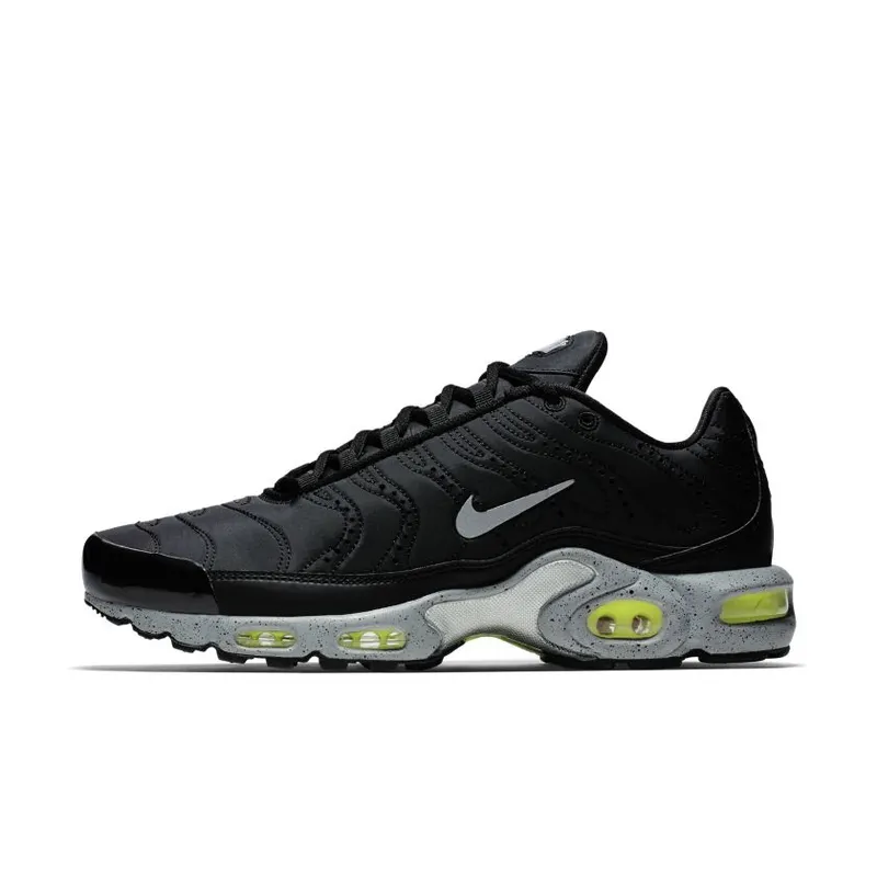 Nike Air Max Plus Tuned to Black (815994-003)