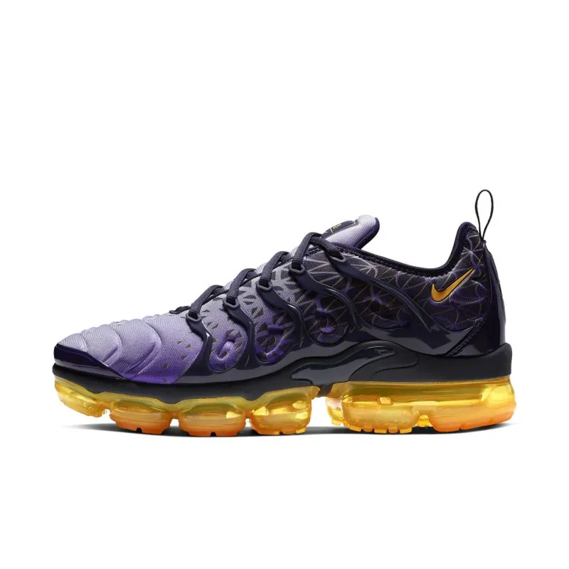 Nike Air VaporMax Plus Geometric Obsidian Laser Orange (924453-406)
