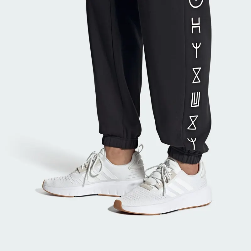adidas Swift Run Cloud White / Cloud White / Core Black (IG4703)