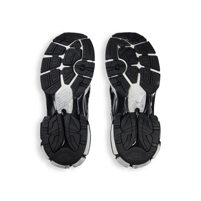 Balenciaga Runner Sneaker White (772774W3RMU9010)