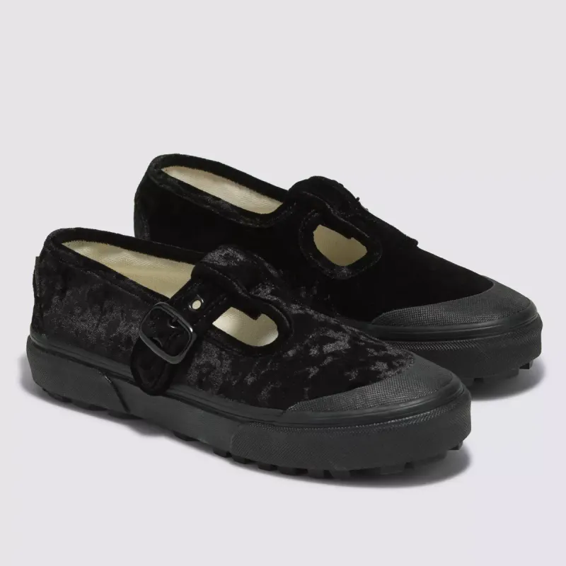 VANS Style 93 Crushed Velvet Zwart (VN0A3XTJBMA)