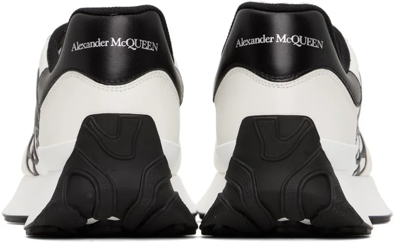 Alexander McQueen White & Black Sprint Runner Sneakers (691342WIC95)