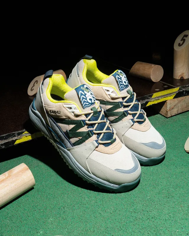 Karhu Fusion Xc “mÖlkky” Pack – Silver Lining / Dark Forest (F830007)