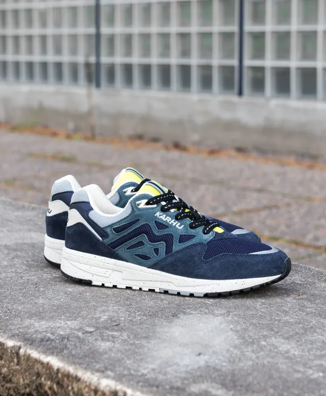 Karhu Legacy 96 – India Ink / Stormy Weather (F806054)