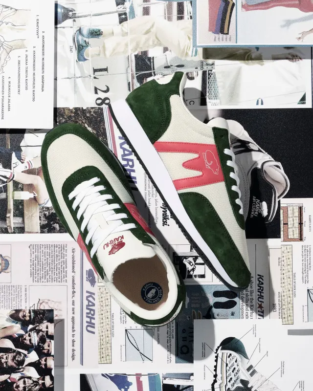 Karhu Albatross 82 – Kombu Green / Mineral Red (F807042)