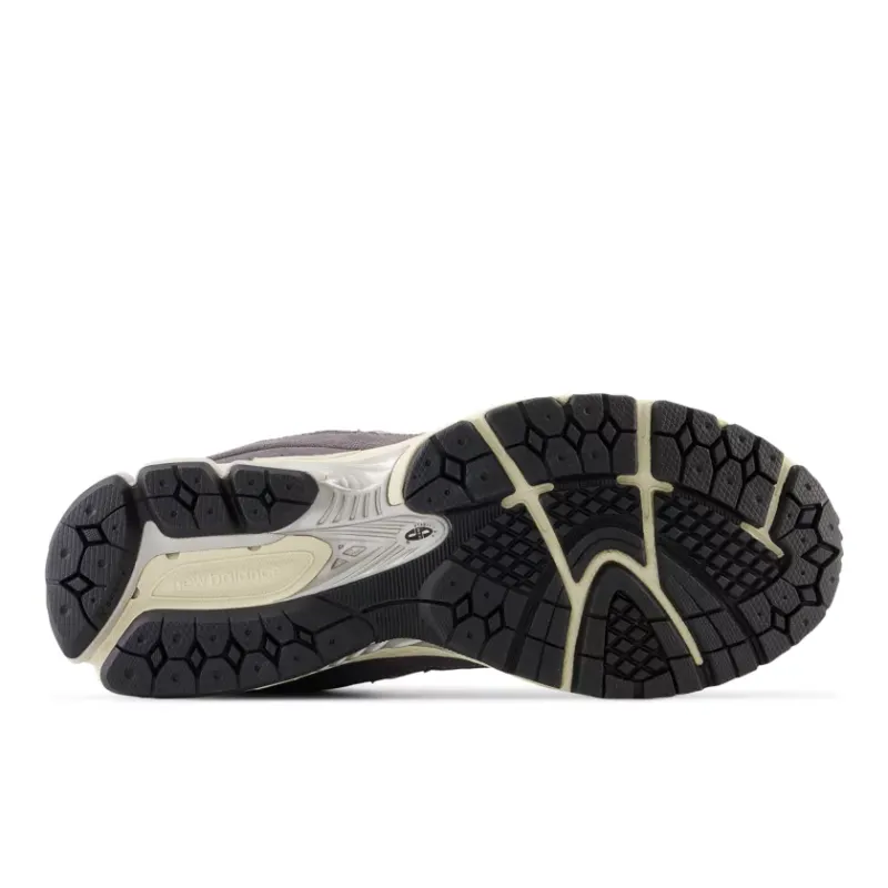 New Balance 2002RSH Brown (M2002RSH)