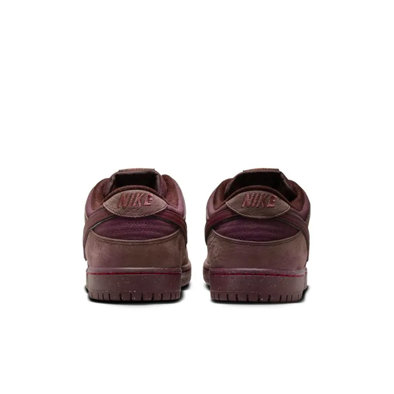 Nike SB Dunk Low Premium ‘Burgundy Crush’ (FN0619-600)