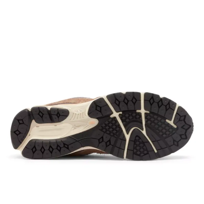 New Balance 2002REJ Brown (M2002REJ)