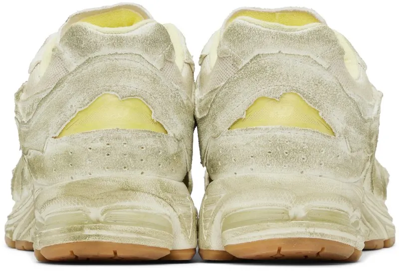 New Balance 2002R Protection Pack Distressed Nb White / Gum (M2002RDG)