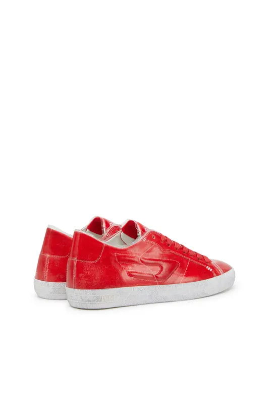 Diesel S-leroji Low W (Y02825P5595T4346 https://nl.diesel.com/en/sneakers/s-leroji-low-w-red/Y02825P5595T4346.htm)