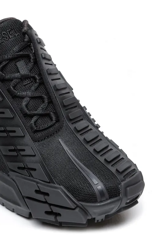 Diesel S-prototype Low (Y02876P4462T8011 https://nl.diesel.com/en/sneakers/s-prototype-low-black/Y02876P4462T8011.htm)