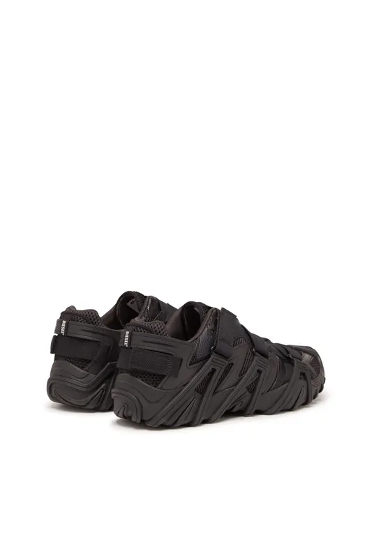 Diesel S-prototype-cr (Y02911P4910T8013 https://nl.diesel.com/en/sneakers/s-prototype-cr-black/Y02911P4910T8013.htm)