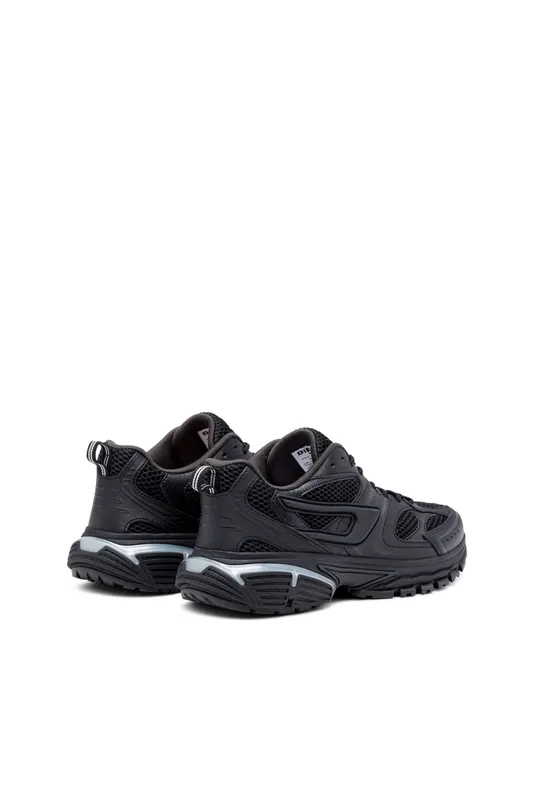 Diesel S-serendipity Pro-x1 (Y03073P0423T8013 https://nl.diesel.com/en/sneakers/s-serendipity-pro-x1-black/Y03073P0423T8013.htm)