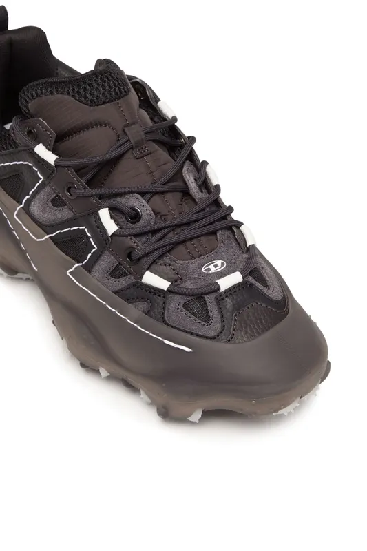Diesel S-prototype P1 (Y03135P5604T8013 https://nl.diesel.com/en/sneakers/s-prototype-p1-black/Y03135P5604T8013.htm)
