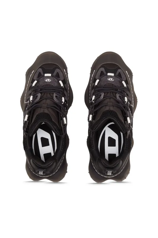 Diesel S-prototype P1 (Y03135P5604T8013 https://nl.diesel.com/en/sneakers/s-prototype-p1-black/Y03135P5604T8013.htm)