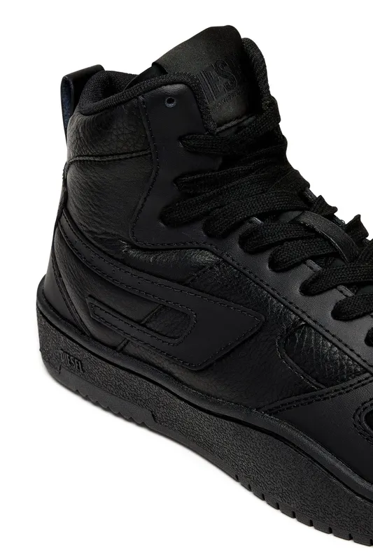 Diesel S-ukiyo V2 Mid (Y03205P5576T8013 https://nl.diesel.com/en/sneakers/s-ukiyo-v2-mid-black/Y03205P5576T8013.htm)
