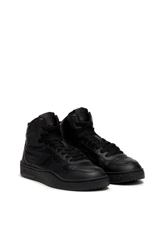 Diesel S-ukiyo V2 Mid (Y03205P5576T8013 https://nl.diesel.com/en/sneakers/s-ukiyo-v2-mid-black/Y03205P5576T8013.htm)