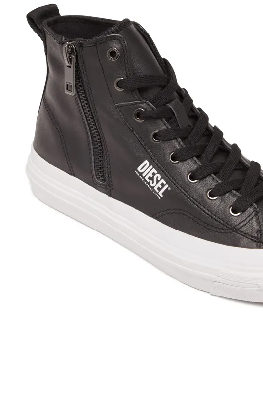 Diesel S-athos Dv Mid (Y03213PR013H1378 https://nl.diesel.com/en/sneakers/s-athos-dv-mid-black/Y03213PR013H1378.htm)