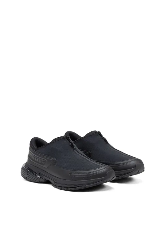 Diesel S-serendipity Pro-x1 Zip X (Y03218P5700T8013 https://nl.diesel.com/en/sneakers/s-serendipity-pro-x1-zip-x-black/Y03218P5700T8013.htm)