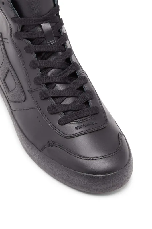Diesel S-leroji Mid (Y03261PR030T8013 https://nl.diesel.com/en/sneakers/s-leroji-mid-black/Y03261PR030T8013.htm)
