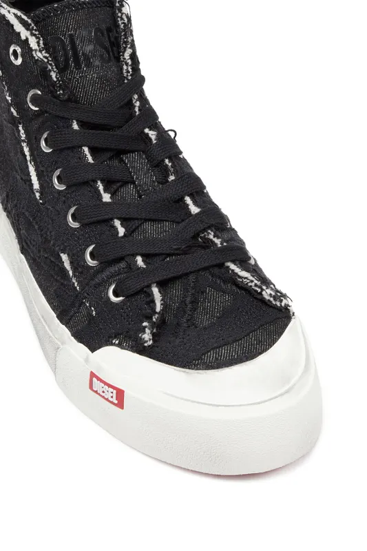 Diesel S-athos Mid (Y03269P6312H0958 https://nl.diesel.com/en/sneakers/s-athos-mid-black/Y03269P6312H0958.htm)