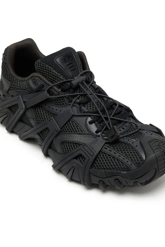 Diesel S-prototype Cr Lace X (Y03274P6372T8011 https://nl.diesel.com/en/sneakers/s-prototype-cr-lace-x-black/Y03274P6372T8011.htm)