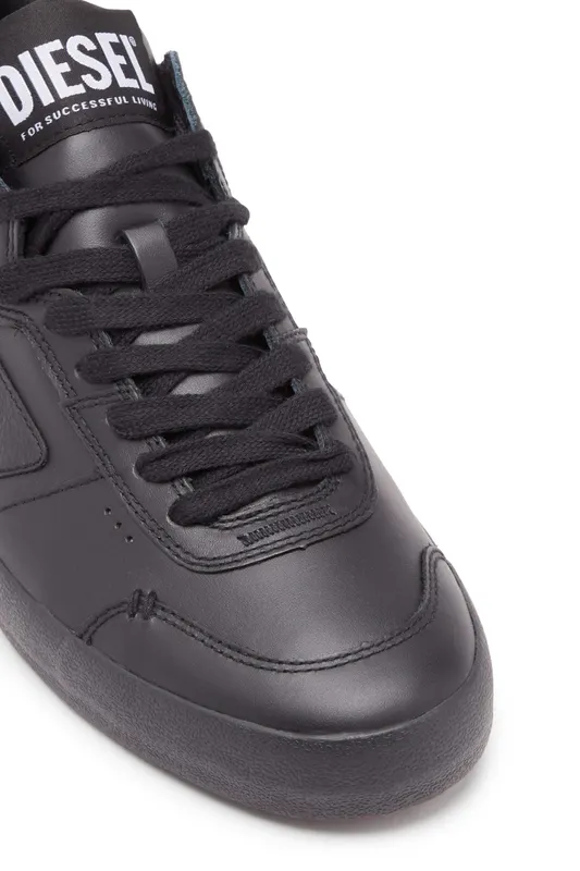Diesel S-leroji Low (Y03336PR030T8013 https://nl.diesel.com/en/sneakers/s-leroji-low-black/Y03336PR030T8013.htm)