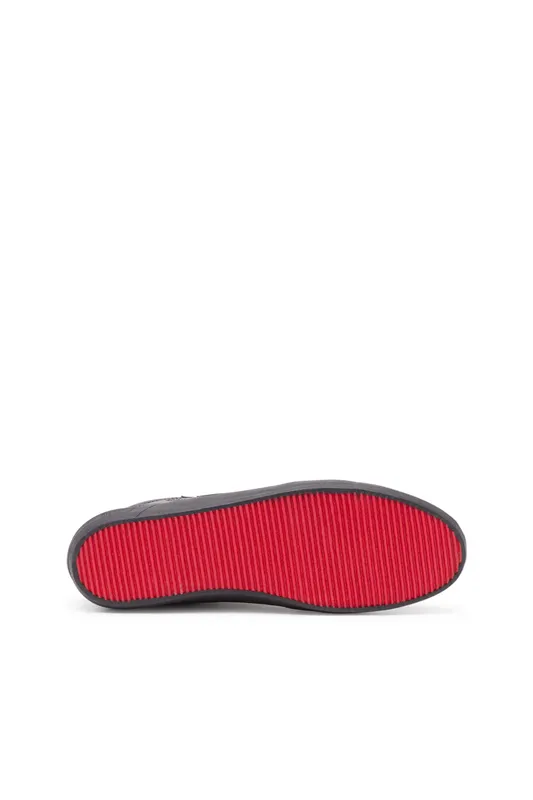 Diesel S-leroji Low (Y03336PR030T8013 https://nl.diesel.com/en/sneakers/s-leroji-low-black/Y03336PR030T8013.htm)