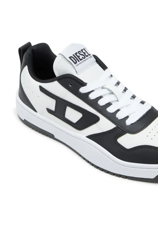Diesel S-ukiyo V2 Low (Y03363P5576H1532 https://nl.diesel.com/en/sneakers/s-ukiyo-v2-low-multicolor/Y03363P5576H1532.htm)