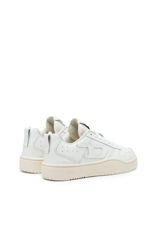 Diesel S-ukiyo V2 Low (Y03363P5576T1015 https://nl.diesel.com/en/sneakers/s-ukiyo-v2-low-white/Y03363P5576T1015.htm)