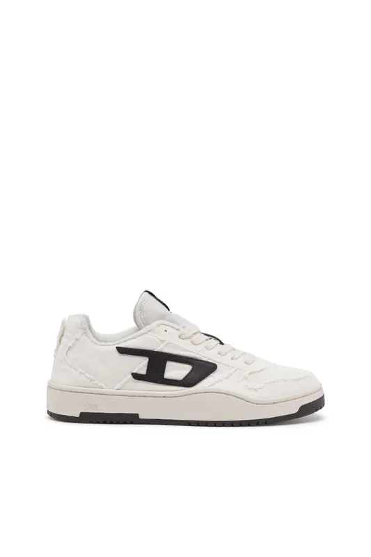 Diesel S-ukiyo V2 Low (Y03363PS923T1016 https://nl.diesel.com/en/sneakers/s-ukiyo-v2-low-multicolor/Y03363PS923T1016.htm)