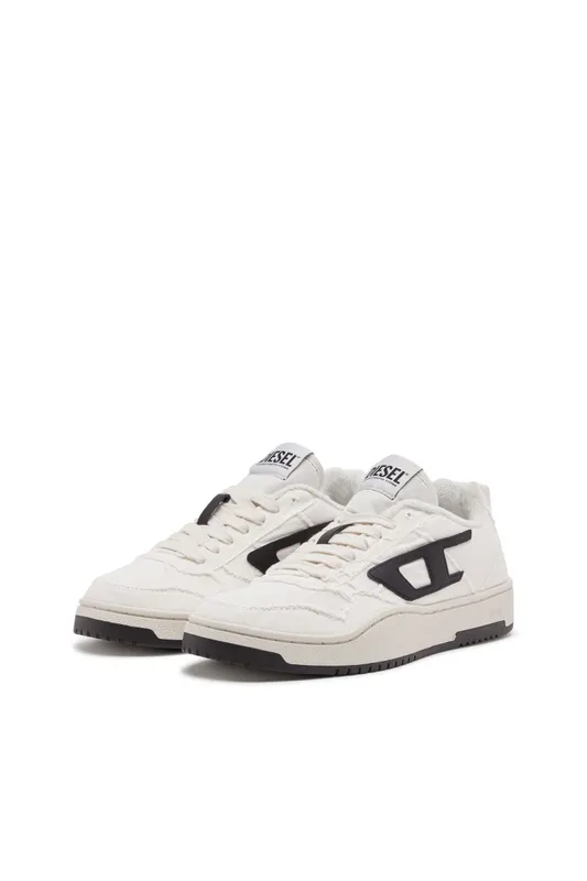 Diesel S-ukiyo V2 Low (Y03363PS923T1016 https://nl.diesel.com/en/sneakers/s-ukiyo-v2-low-multicolor/Y03363PS923T1016.htm)