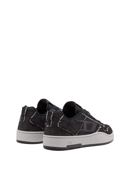 Diesel S-ukiyo V2 Low (Y03363PS923T8013 https://nl.diesel.com/en/sneakers/s-ukiyo-v2-low-black/Y03363PS923T8013.htm)