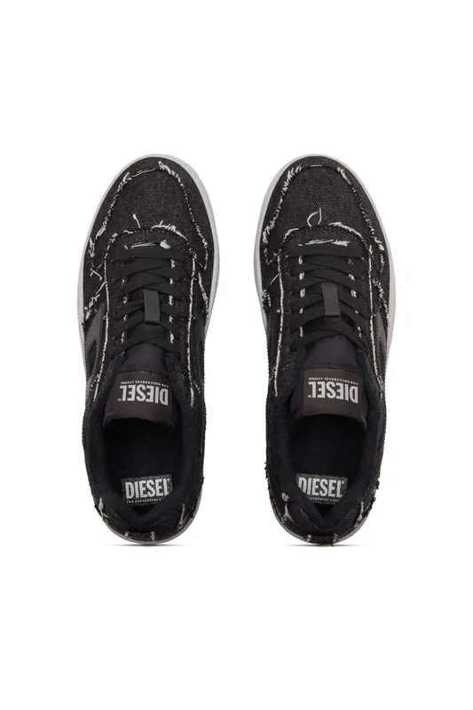 Diesel S-ukiyo V2 Low (Y03363PS923T8013 https://nl.diesel.com/en/sneakers/s-ukiyo-v2-low-black/Y03363PS923T8013.htm)