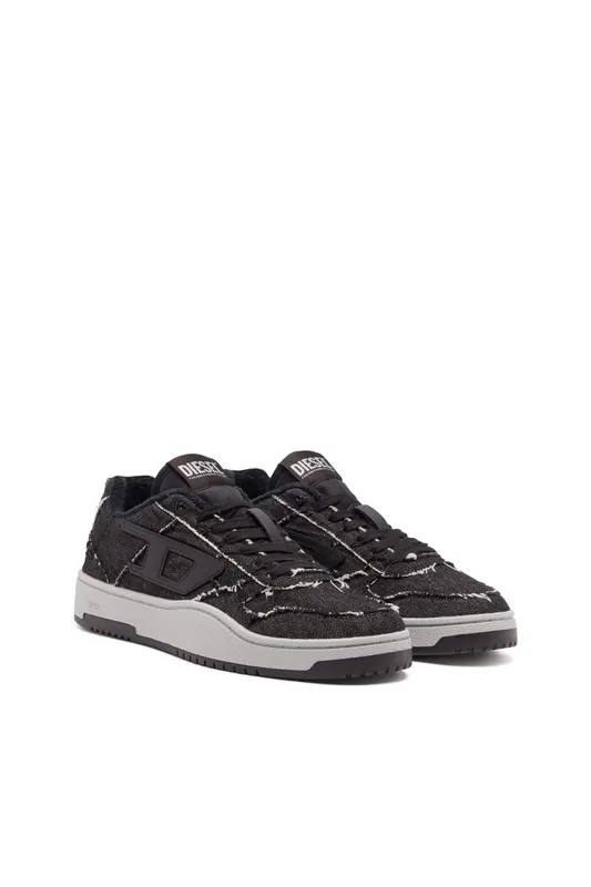 Diesel S-ukiyo V2 Low (Y03363PS923T8013 https://nl.diesel.com/en/sneakers/s-ukiyo-v2-low-black/Y03363PS923T8013.htm)