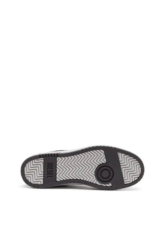 Diesel S-ukiyo V2 Low (Y03363PS923T8013 https://nl.diesel.com/en/sneakers/s-ukiyo-v2-low-black/Y03363PS923T8013.htm)