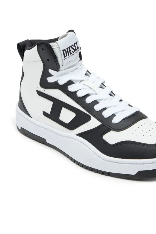 Diesel S-ukiyo V2 Mid (Y03364P5576H1532 https://nl.diesel.com/en/sneakers/s-ukiyo-v2-mid-multicolor/Y03364P5576H1532.htm)
