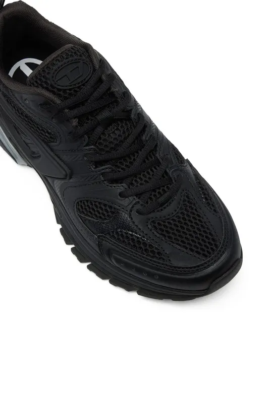 Diesel S-serendipity Pro-x1 (Y03373P0423T8013 https://nl.diesel.com/en/sneakers/s-serendipity-pro-x1-black/Y03373P0423T8013.htm)