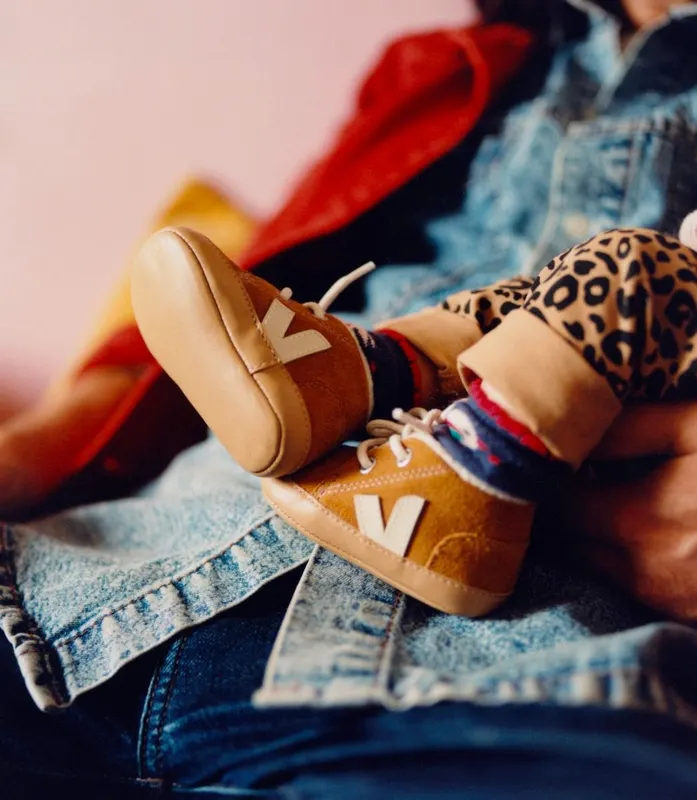 Veja BABY FURED SUEDE CAMEL PIERRE (BF0303438C)