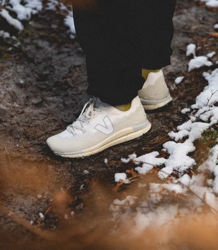 Veja FITZ ROY TREK-SHELL GRAVEL WHITE (FR2303556A)