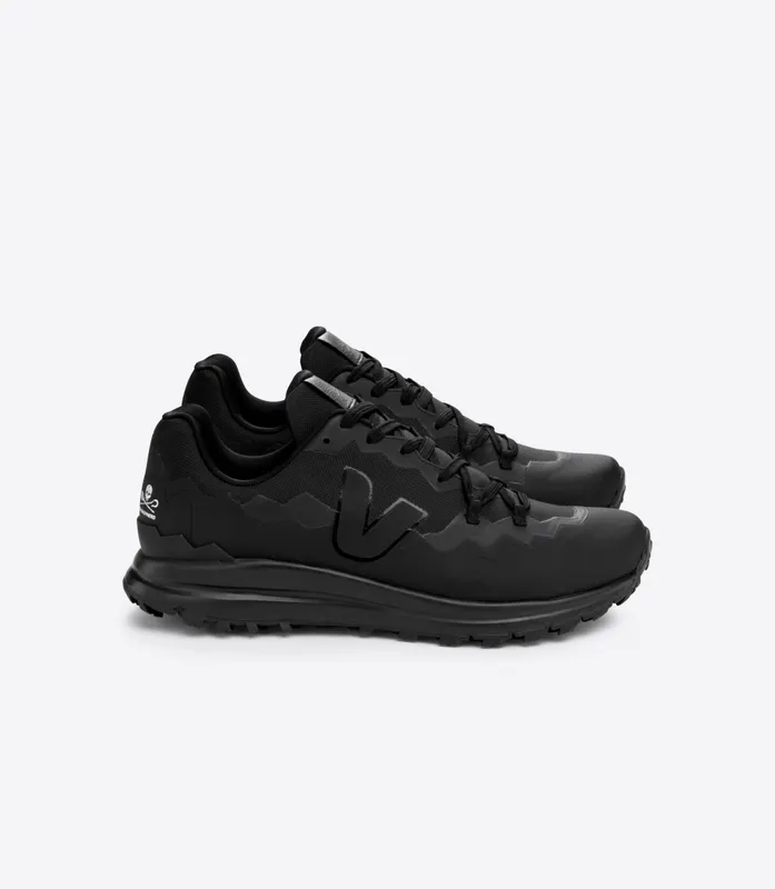 Veja FITZ ROY TREK-SHELL VEJA X SEA SHEPHERD FULL BLACK (FS2303449A)