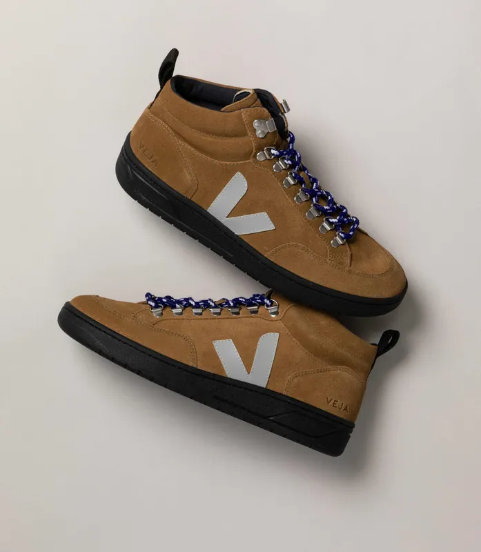 Veja RORAIMA SUEDE TENT GREY BLACK SOLE (QR032381)