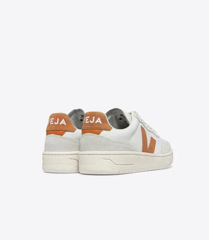 Veja V-90 LEATHER WHITE UMBER (VD2003389A)