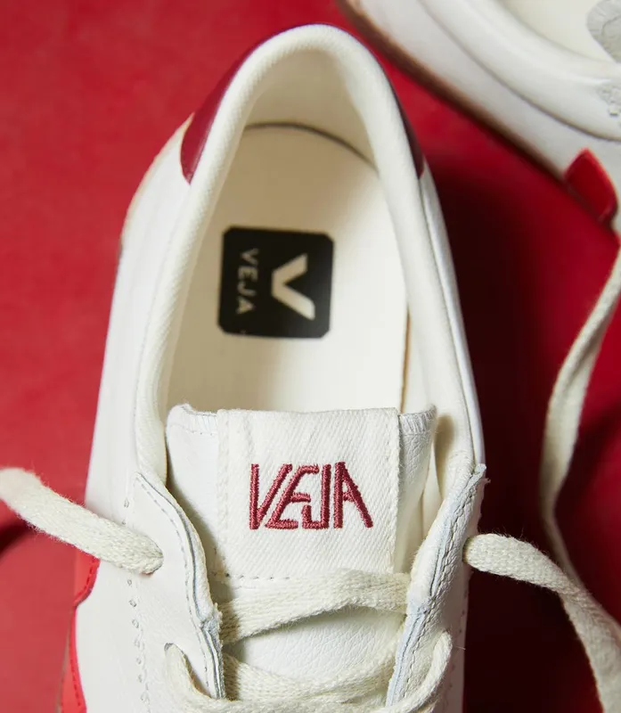 Veja VOLLEY LEATHER WHITE PEKIN BARK (VO2003533A)