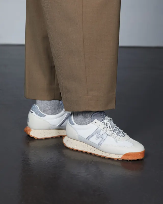 Karhu Mestari Control “flow State” Pack – Lily White / Silver (F840007)