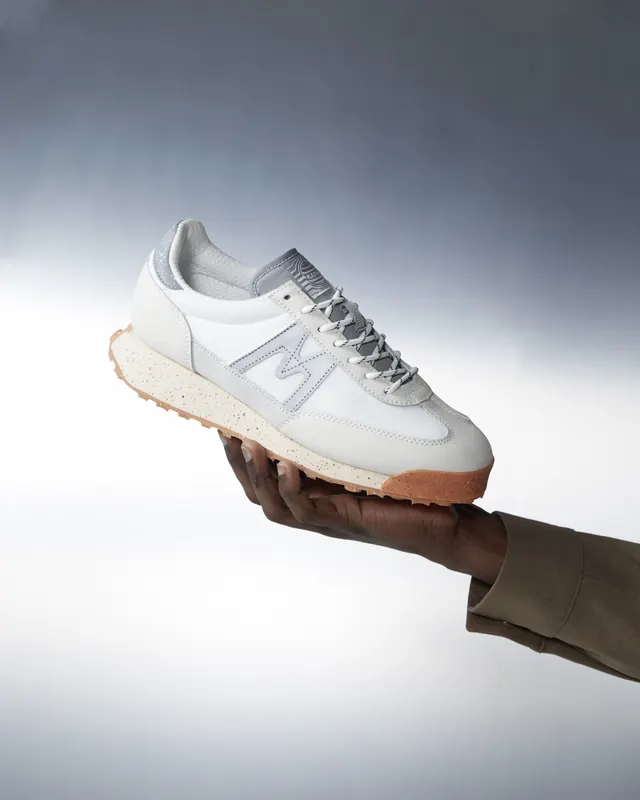 Karhu Mestari Control “flow State” Pack – Lily White / Silver (F840007)