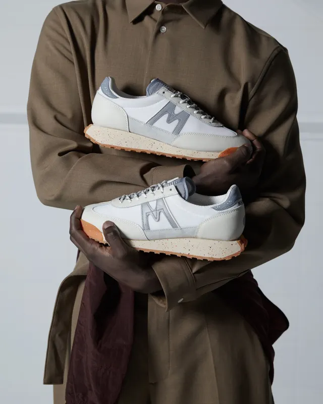 Karhu Mestari Control “flow State” Pack – Lily White / Silver (F840007)
