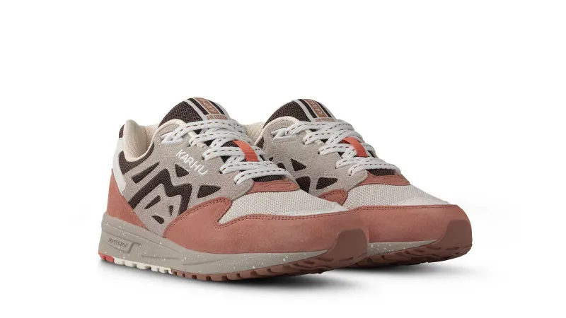 Karhu Legacy 96 – Cork / Chocolate Torte (F806070)