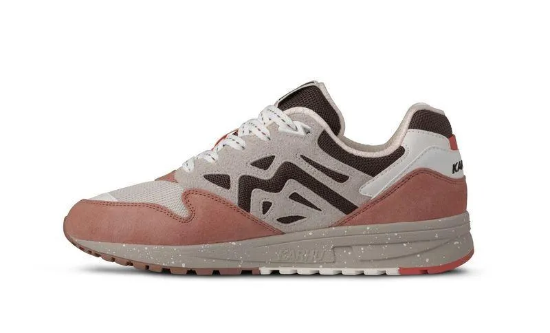 Karhu Legacy 96 – Cork / Chocolate Torte (F806070)