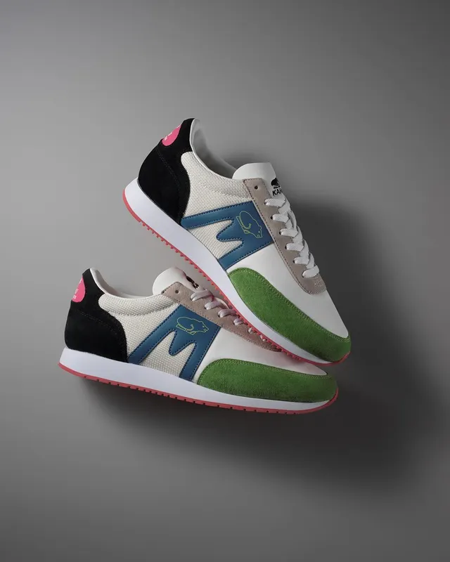 Karhu Albatross 82 – Jet Black / Coronet Blue (F807048)